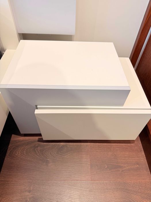 2 mesinhas cabeceiras