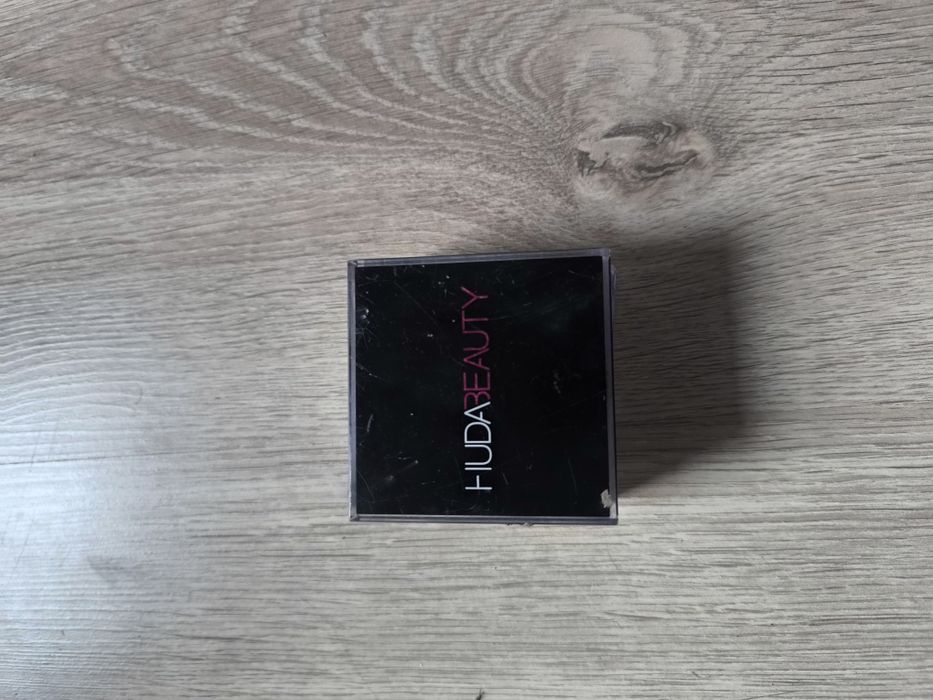 Puder huda beauty