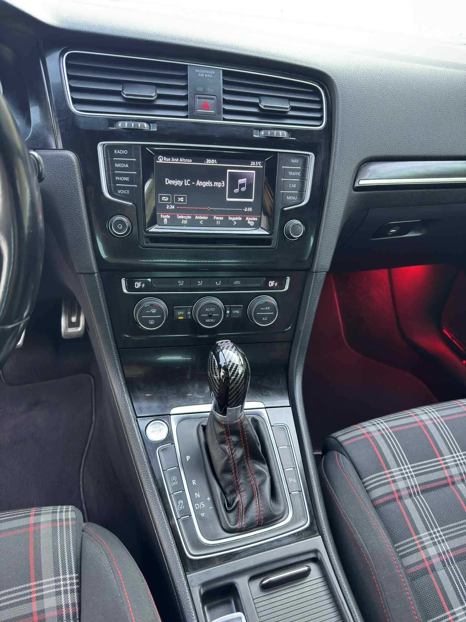 VW Golf 7 GTi DSG 2.0 Performance