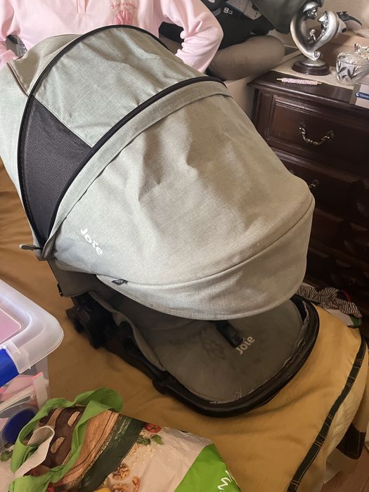 Carrinho trio da marca joie