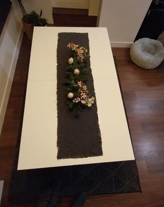 Mesa branca alto brilho, extensível, como nova