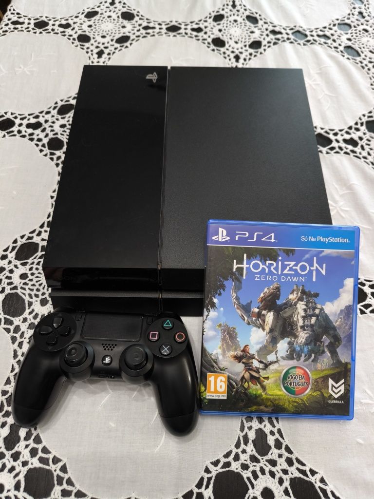 Playstation 4 - 500Gb com 3 Jogos