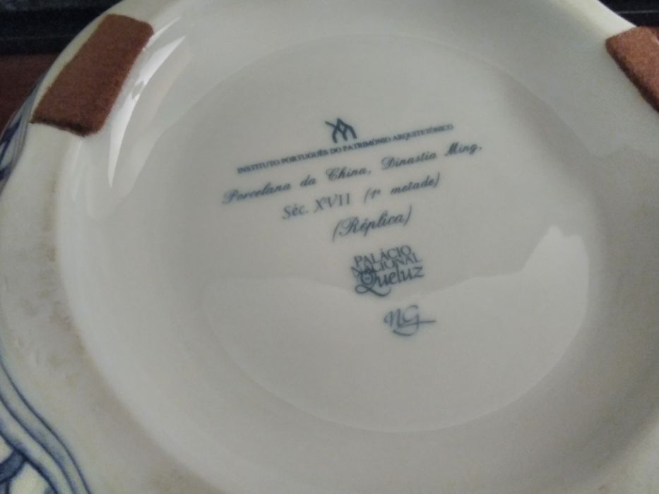 Jarrão de faiança réplica exposta Palácio Queluz século xvii