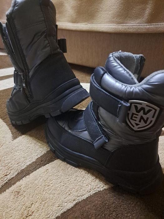 Продам дитяче зимове взуття