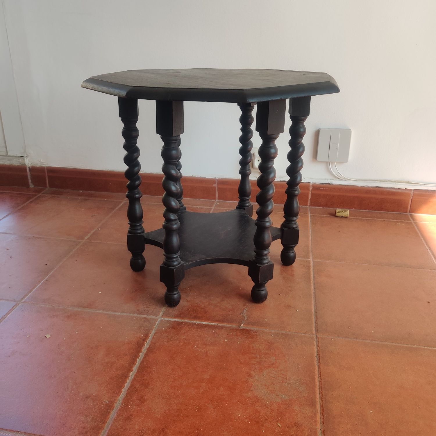 Mesa apoio Madeira trabalhada