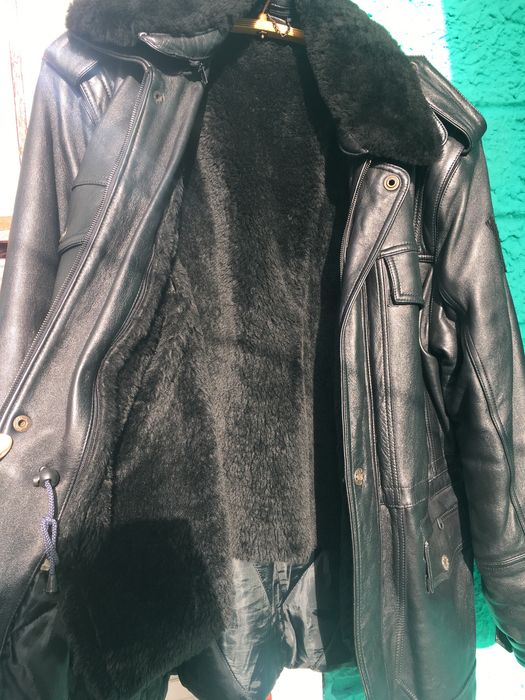 Шкіряна чоловіча куртка