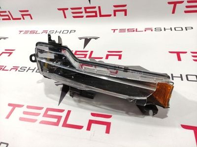 Фара противотуманная правая  Tesla model 3 18- 1077392-00-E