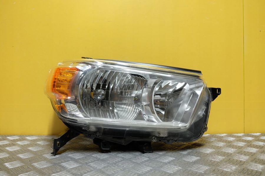 TOYOTA 4RUNNER 2010- REFLEKTOR LAMPA ZWYKŁA PRAWA USA