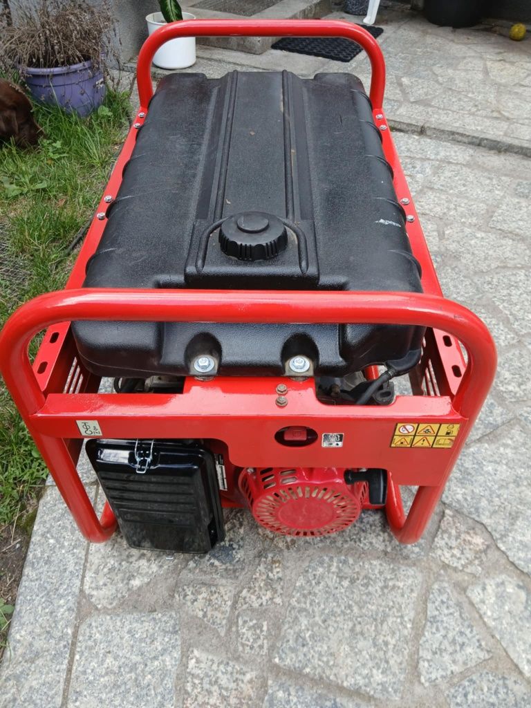 Agregat prądotwórczy Endress 3 fazowy 4,3kW silnik Honda
