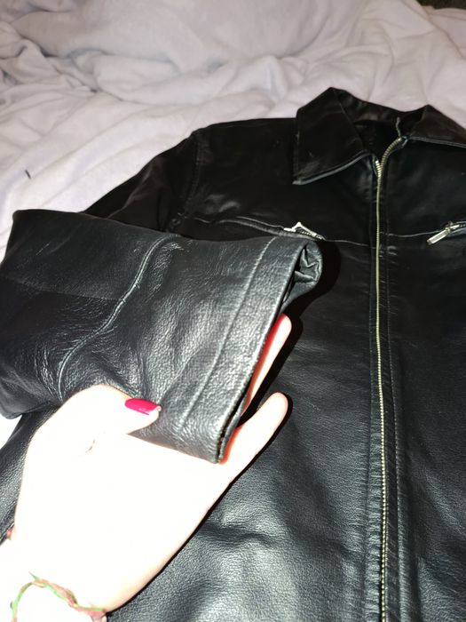 Продам кожаную куртку,размер М, самовывоз Кривой рог