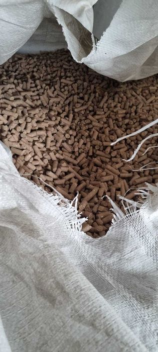 Pellet z pszenicy- kaloryczność drzewa dębowego 650zł/tona