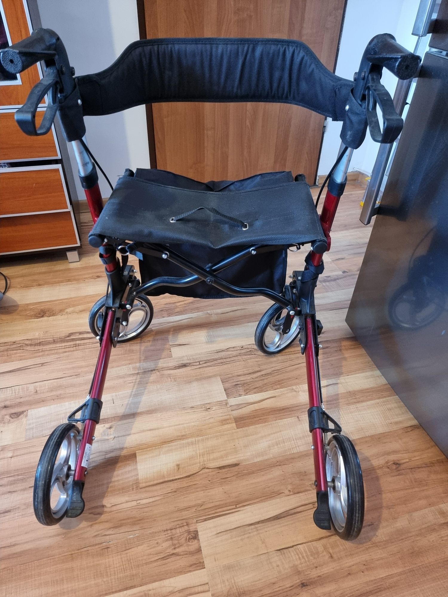 Chodzik rehabilitacyjny dla seniora