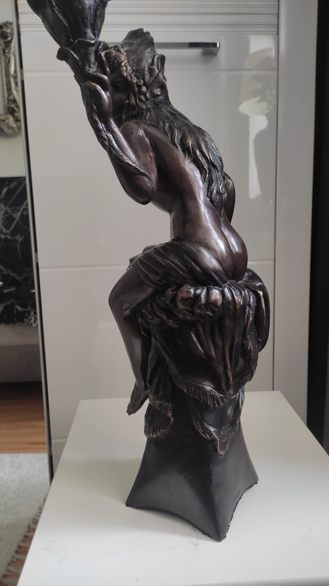 Stara śliczna figura z brązu duża,