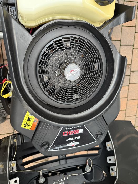 Traktorek kosiarka Husqvarna Blisar Hydro 24 KM V-ka Briggs