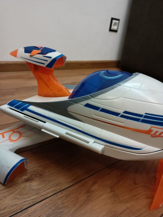 Statek kosmiczny Miles z przyszlosci