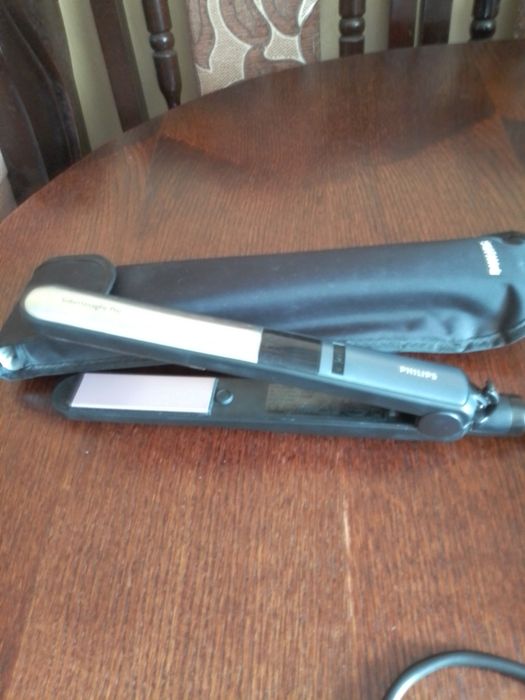 Випрямляч для волосся Philips Salon Straight