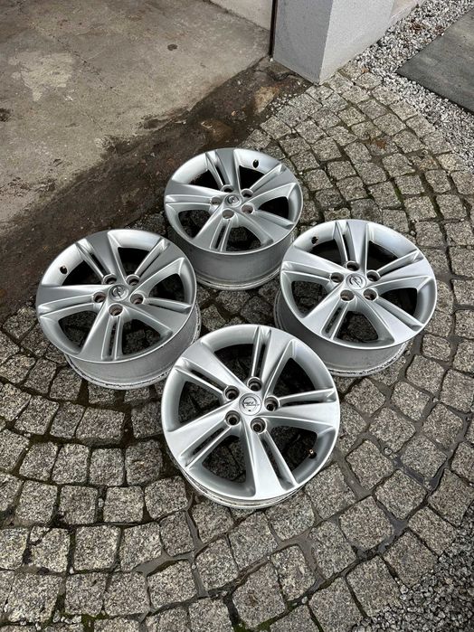 Felgi Aluminiowe 17 Opel 5x115 ET45 Insignia B Zafira Tourer TPMS