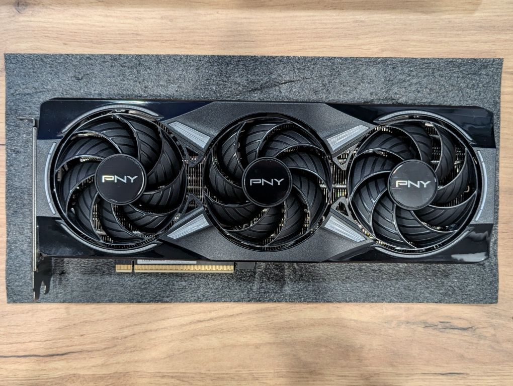 Відеокарта PNY GeForce RTX 5070 ARGB EPIC-X RGB  OC