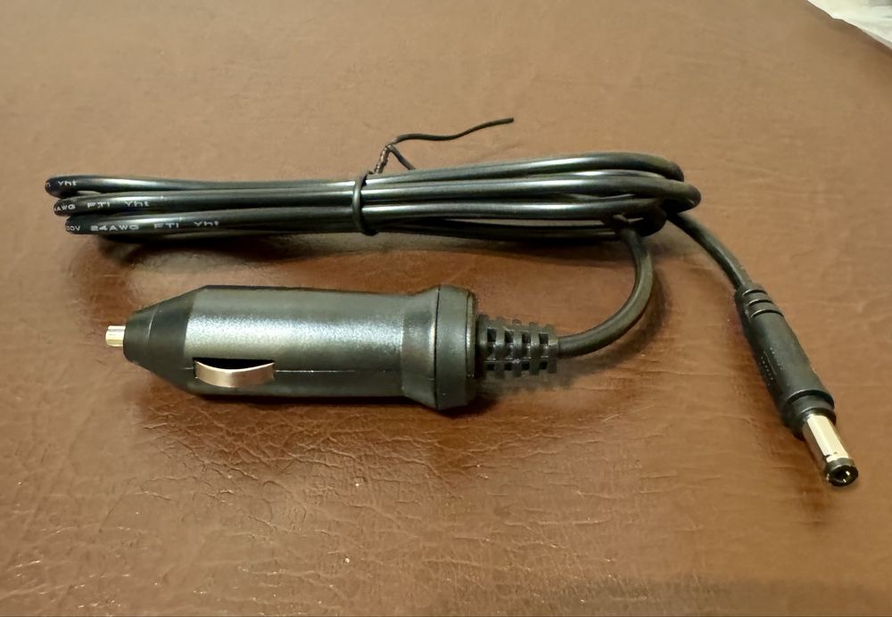 Автомобільна зарядка для GPS Навігатора TomTom Car Charger + Подарунок