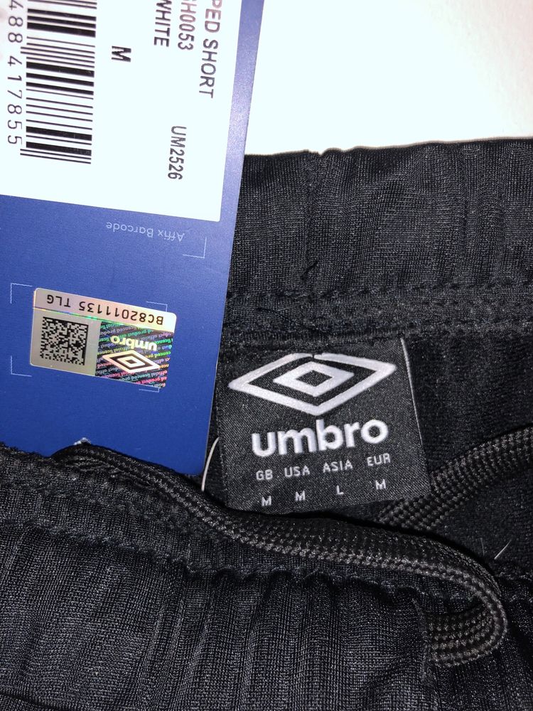 шорты Umbro черные на лампасах