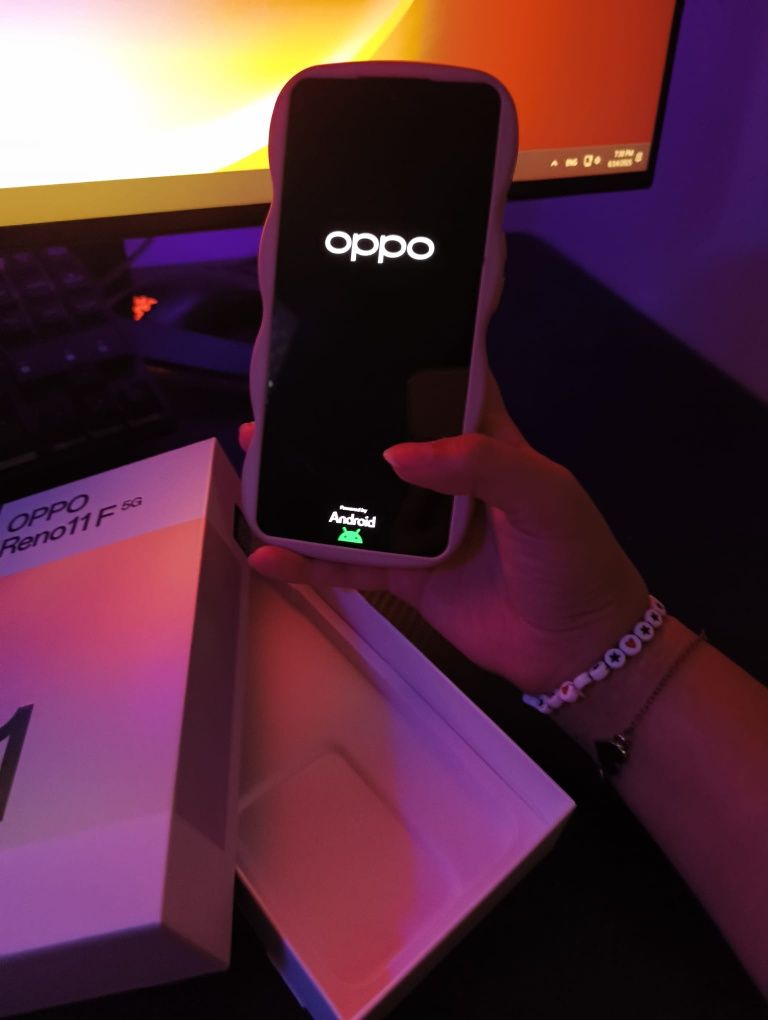 Oppo Reno 11 F 5G 256GB na caixa Fatura 2 anos de garantia
