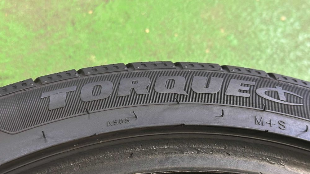 Para 225 40 R18 92V Torque TQ025 bieżnik 2x5,7mm