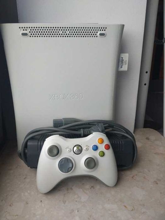 Konsola Xbox 360 z Padem i Kartą pamięci