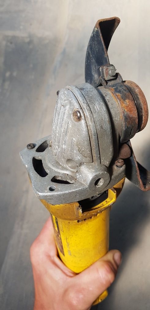 Dewalt D28139 szlifierka uszkodzona