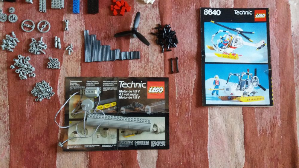 Lego technic 8640 + 8700 + 8855 + extras + Motor