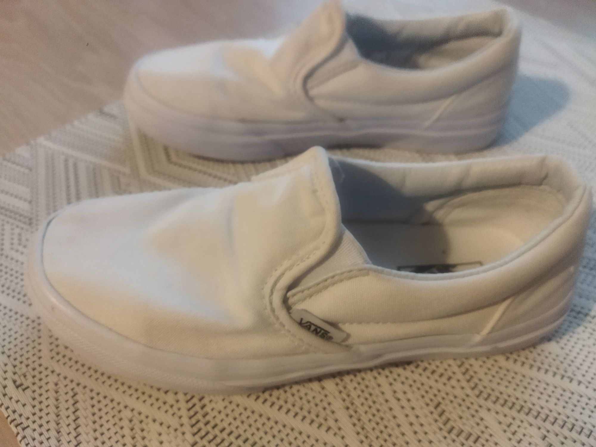 Białe buty Vans r. 32,5