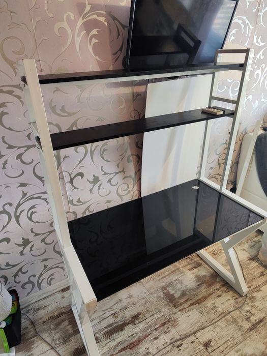 Продам компьютерный стол б/у