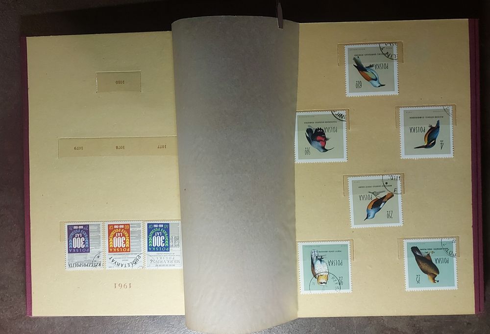 Klaser jubileuszowy 1960÷1961 ze 128 sztukami znaczkóŵ kasowanych