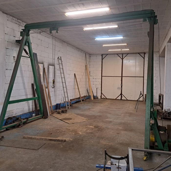 Suwnica dźwig brama