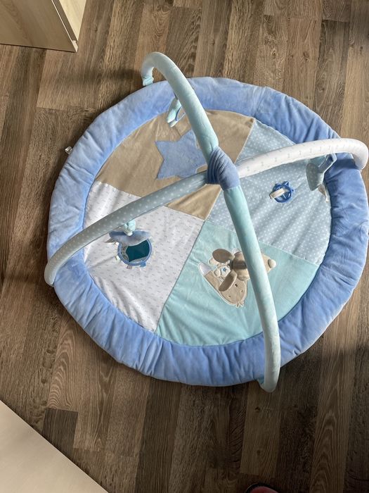 Игровой развивающий коврик