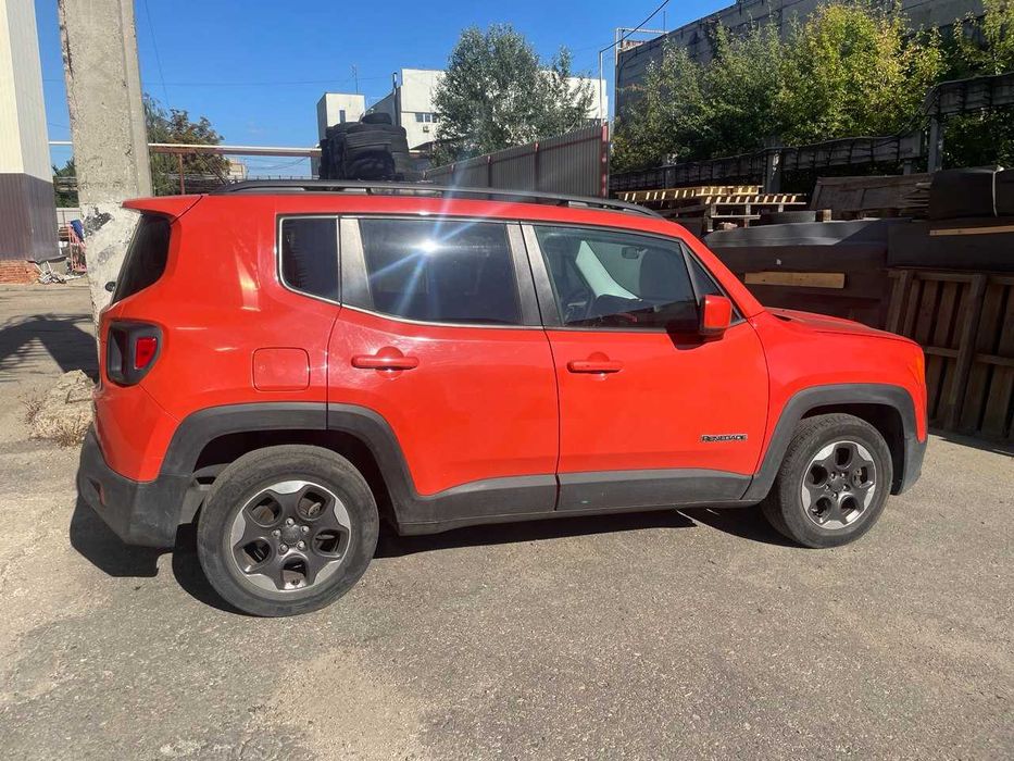 Автомобиль Jeep Renegade