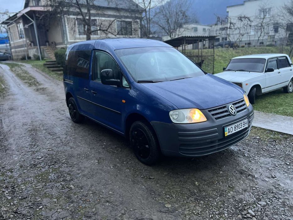 В продажі фольцваген кадік 2004року 2.0sdi механіка