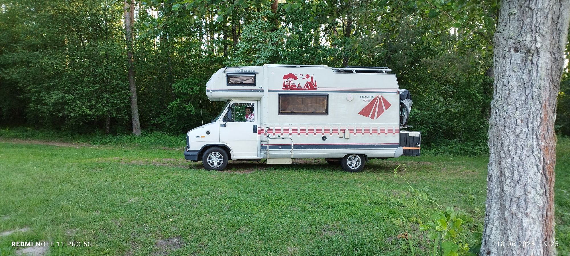 Kamper zarejestrowany na 6 osób mocno doposażony