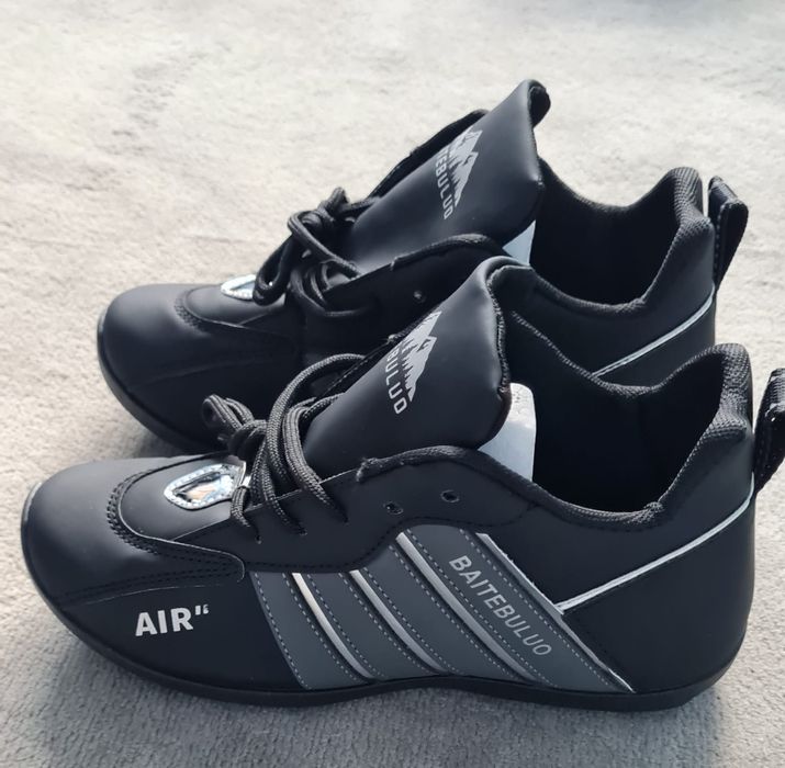 Adidasy czarne sznurowane