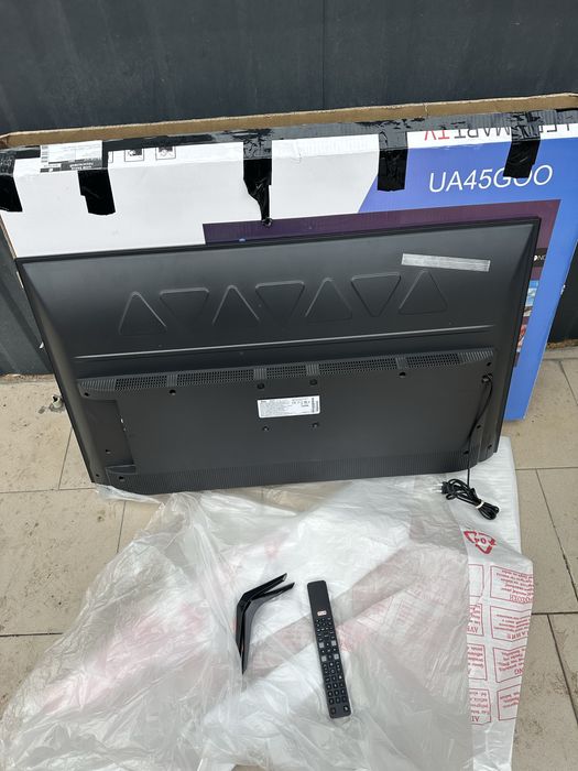 Телевизор TCL 40ES561