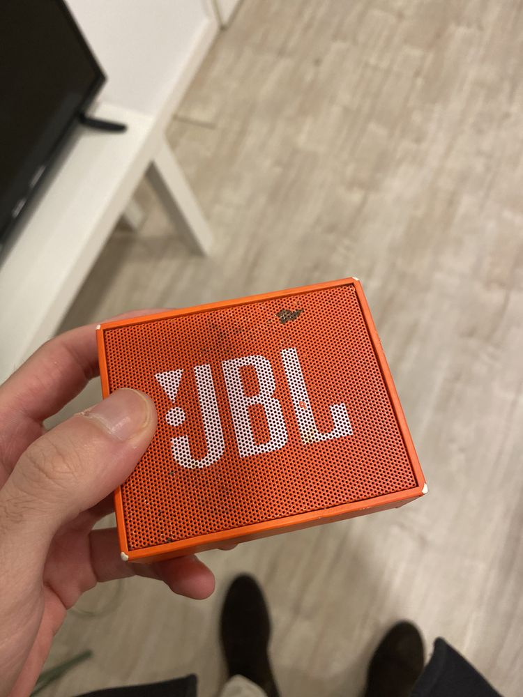 Coluna JBL Go usada mas a funcionar