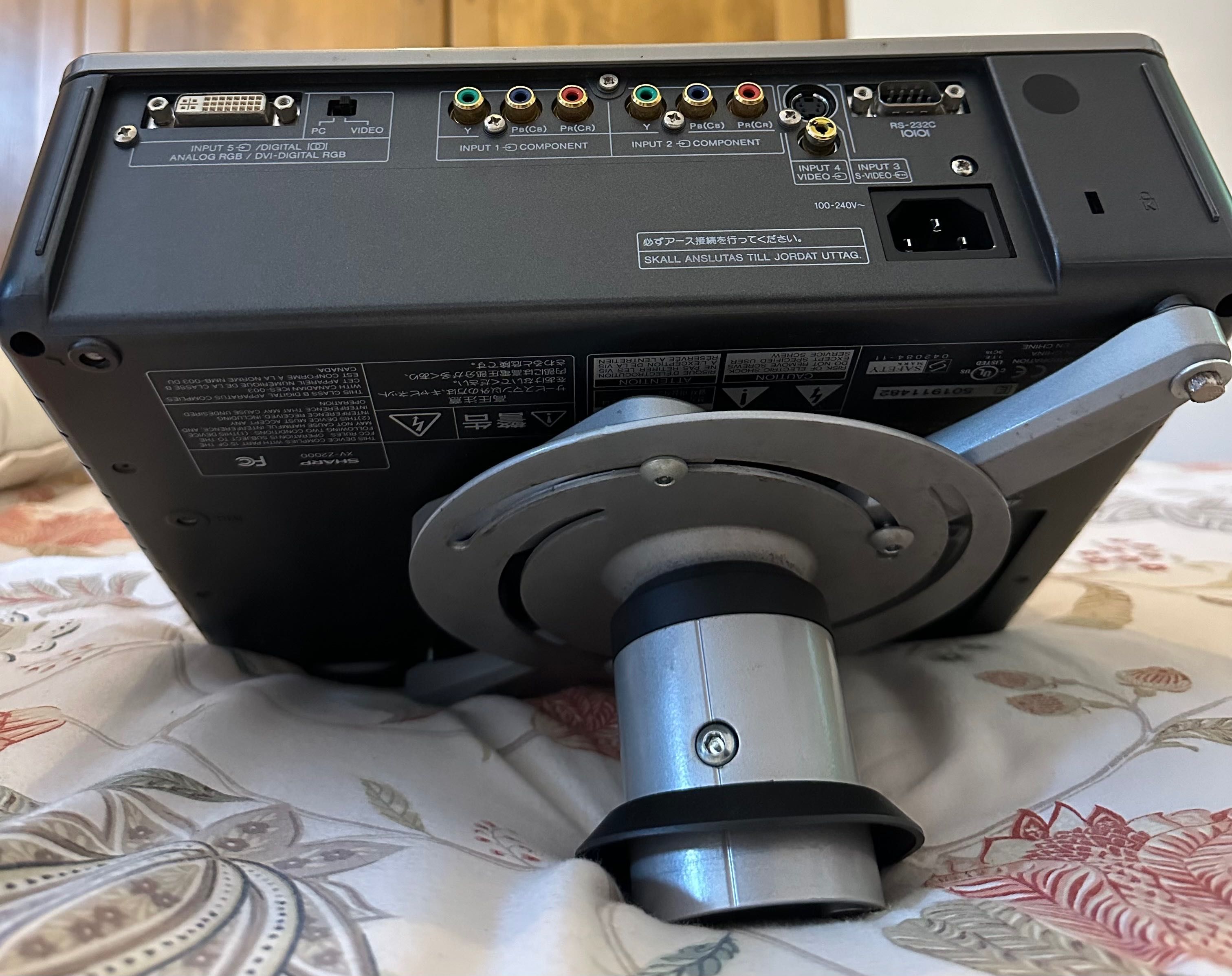 Projector Sharp XV-Z2000