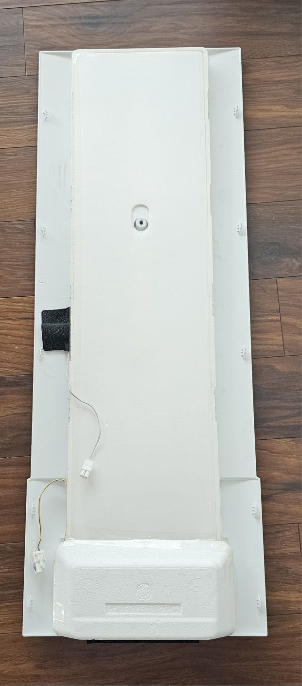 Pionowy panel mulfiflow chłodziarki LG