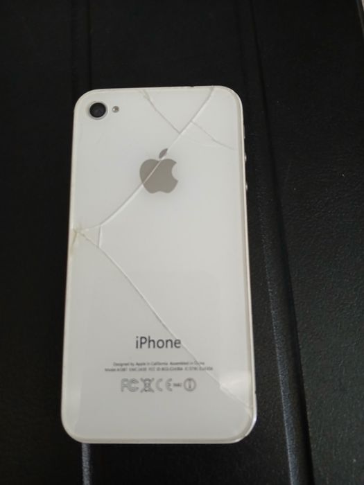 Продам Iphone  4