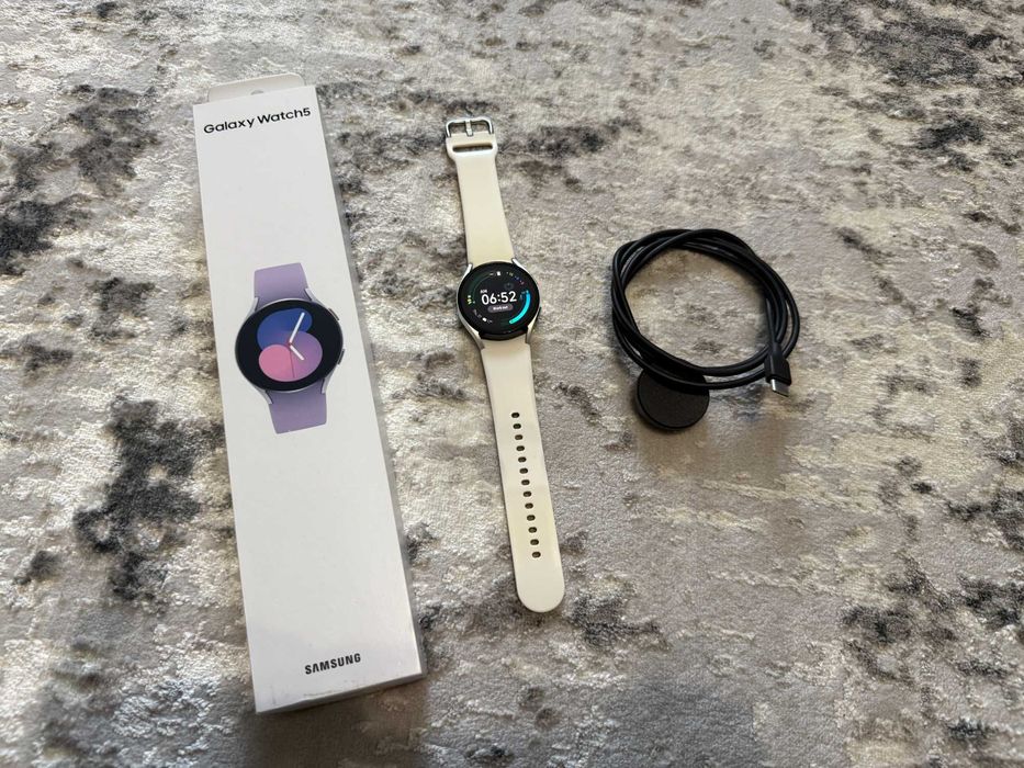 Смарт годинник Samsung Galaxy Watch 5 40mm (SM-R900NZSASEK) Silver