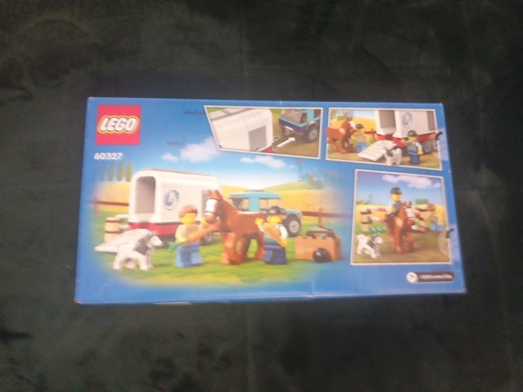 Lego City 60327 Przyczepa do przewozu koni