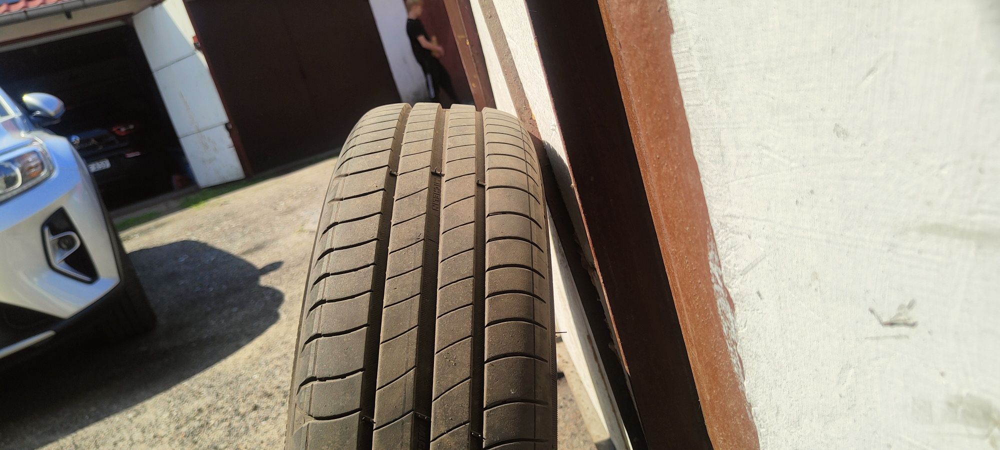 Koła aluminiowe z oponami letnimi