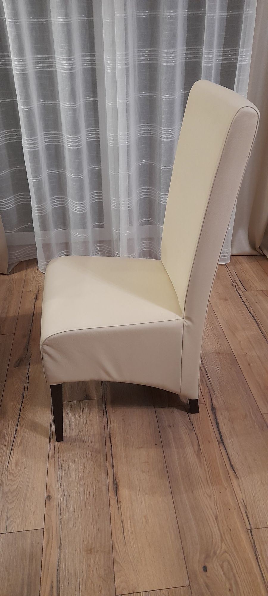 Eleganckie krzesła