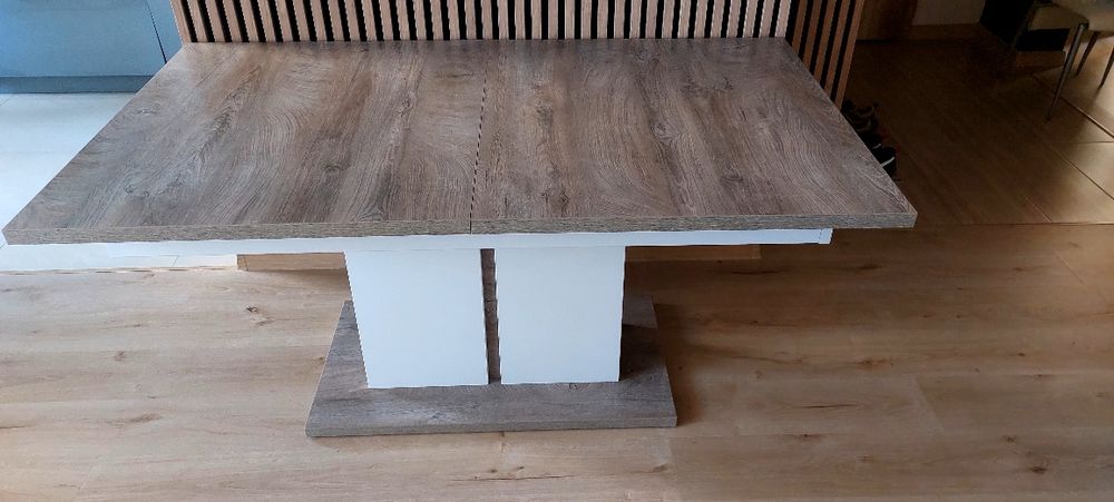 Stół rozkładany + Gratis 4 krzesla.