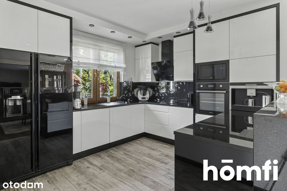 Wolnostojący dom z przestrzenią i wygodą