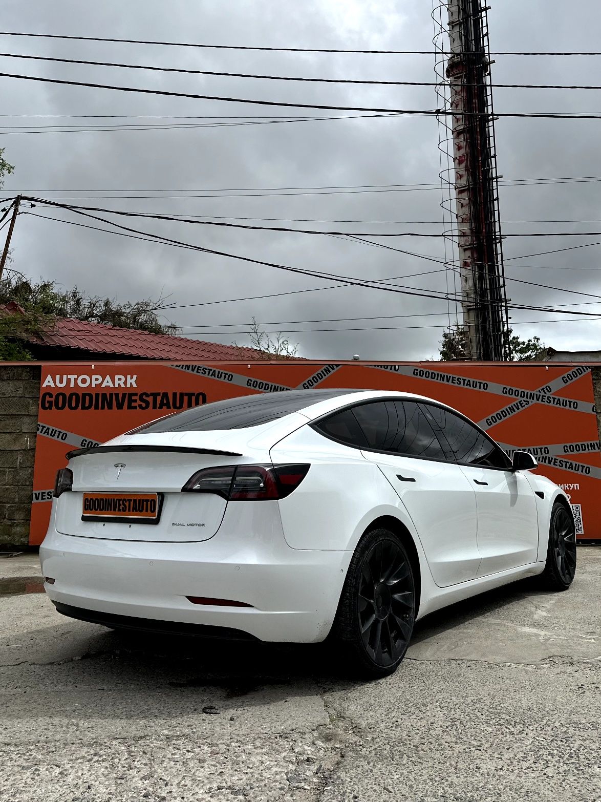 Tesla Model 3 під викуп — вигідна альтернатива купівлі!